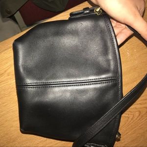 Lack leather Coach purse!